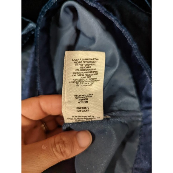 Elegant Blue Velvet Dress - Picture 6 of 6